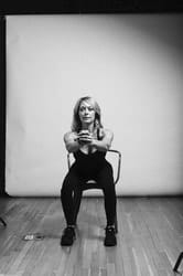 Chair Squat - Photo 4