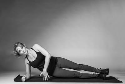 Side Plank/Hip Dip [Fingers on Floor] - Photo 3