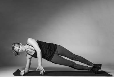 Side Plank/Hip Dip [Fingers on Floor] - Photo 4