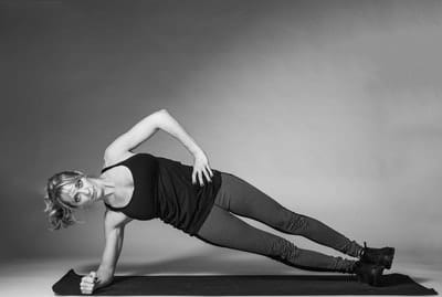 Side Plank/Hip Dip [Hand on Hip] - Photo 3