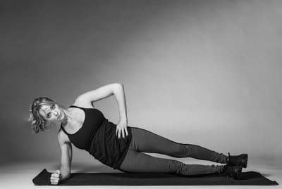 Side Plank/Hip Dip [Hand on Hip] - Photo 4