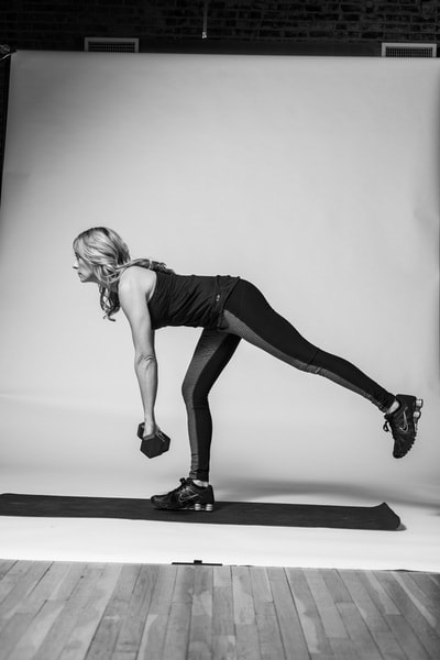 One Leg Dead Lift - Photo 2