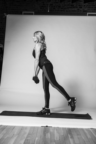 One Leg Dead Lift - Photo 3